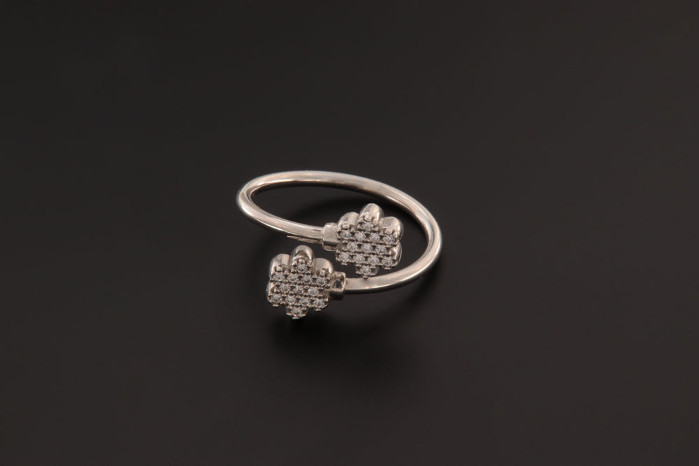 CONTRASTING FLOWER RING